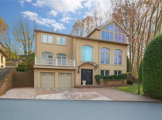 16 Diana Trl, Staten Island, NY 10304