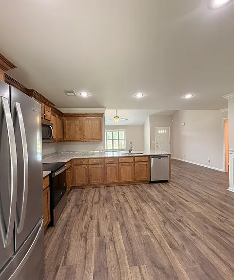 660 Constitution Dr — Photo 11