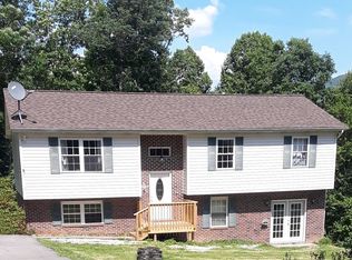 102 Altamont Dr, Lebanon, VA 24266