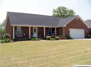 806 Sherry St NE, Hartselle, AL 35640
