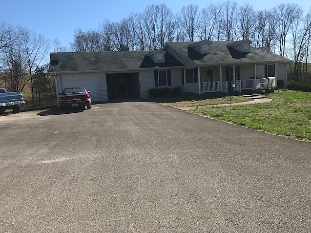 1st image of 424 Smith Creek Dr