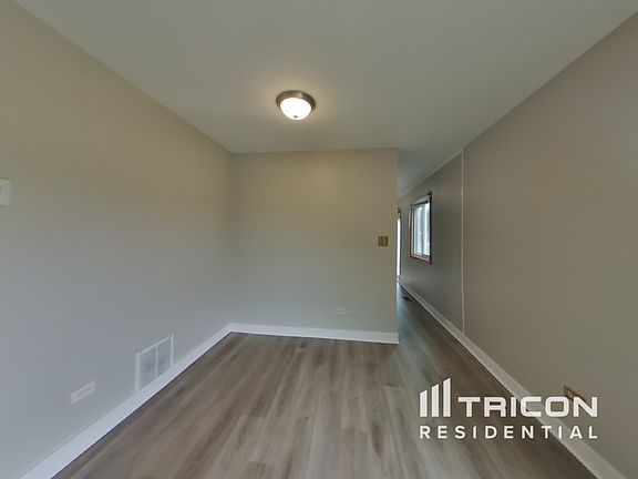 4th image of 6701 Foxtree Ave