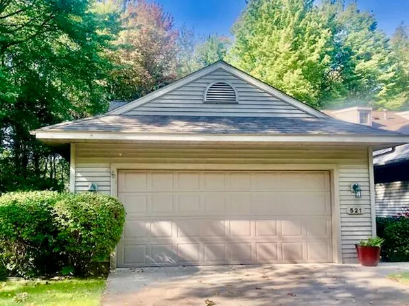 521 Tournament Cir, Muskegon, MI 49444