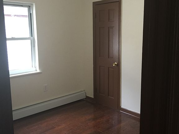 5th image of 21911 107th Ave