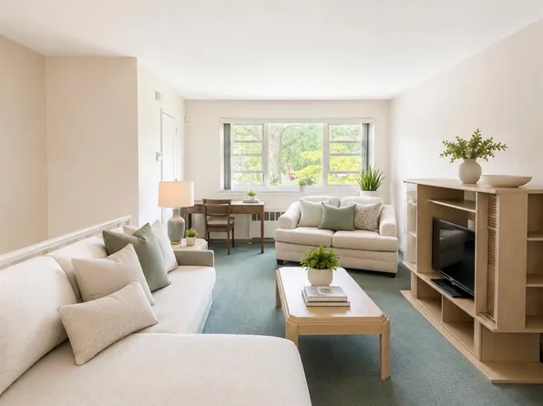 6909 150 Street #B, Flushing, NY 11367