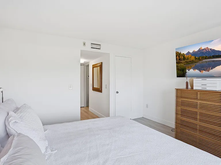 1516 S Lakeside Dr #103 — Photo 21