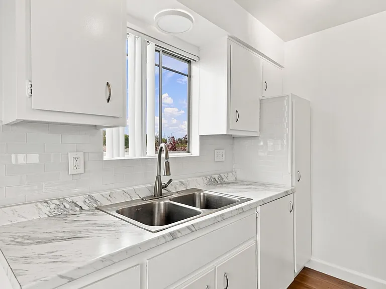 220 E Yucca St #24 — Photo 16