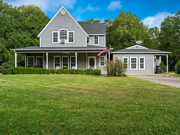 2nd image of 121 Hideaway Cir
