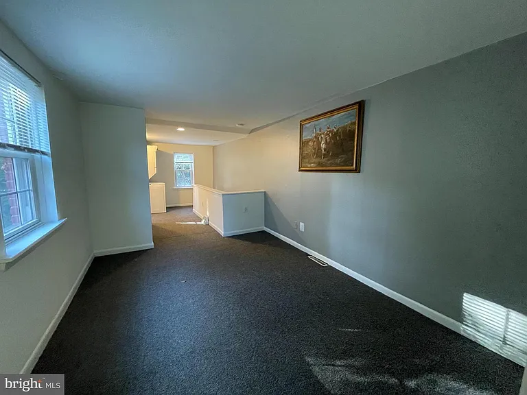 792 S Front St #B — Photo 11