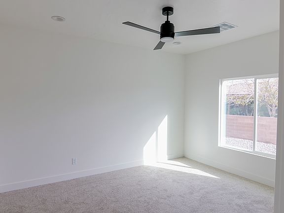 4th image of 413 W Old Mill Rd #8