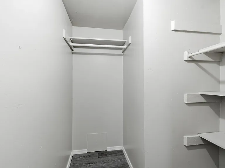 S Maple St Apartments — Photo 19