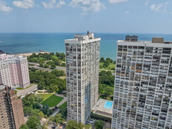 5455 N Sheridan Rd APT 408, Chicago, IL 60640