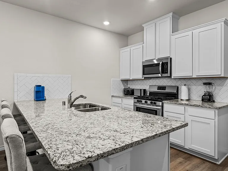 2304 Rosaline Dr — Photo 20