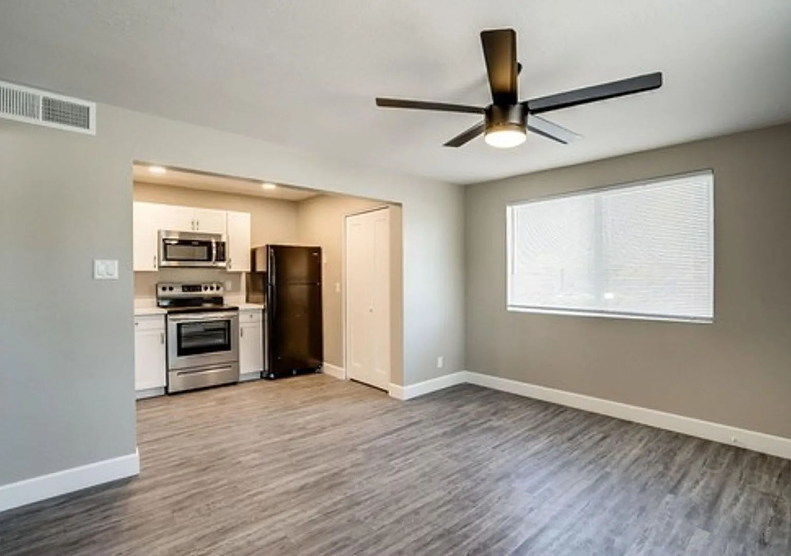 603 S Bellview — Photo 3