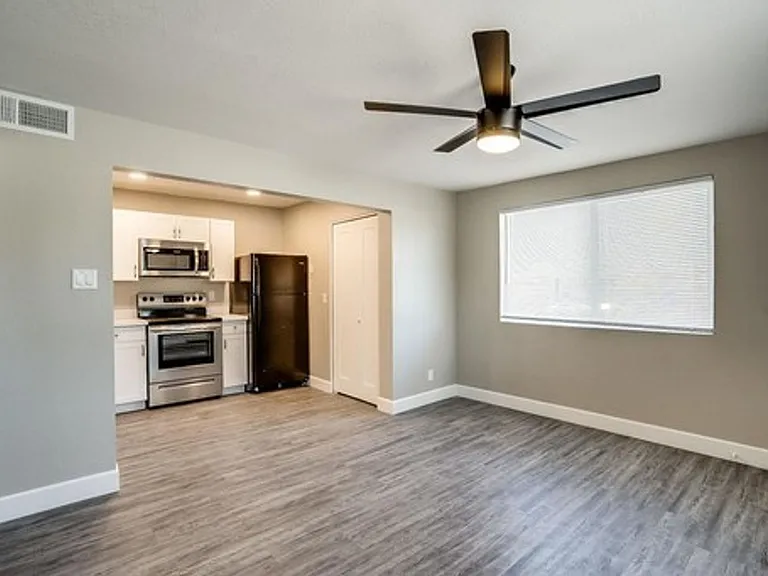 603 S Bellview — Photo 3