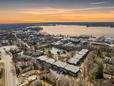 205 Barry Ave S APT 208, Wayzata, MN, 55391