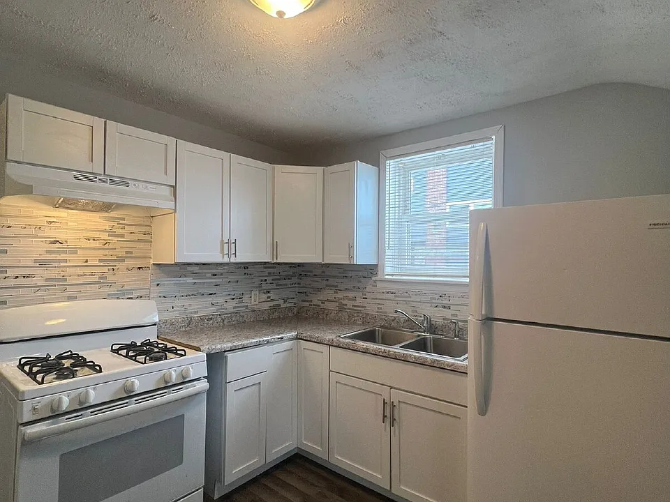 1311 E Columbus Dr #1