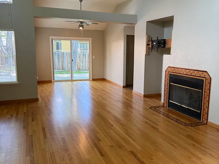 LIVING ROOM WITH GAS FIREPLACE, TV MOUNT (EASILY REMOVED)