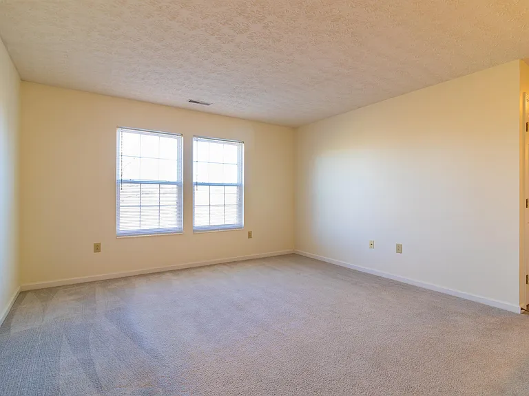 4465 Burbank Rd — Photo 5
