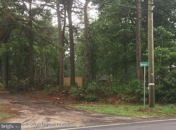 1st image of 8 Melanie Ave
