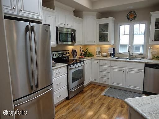 5th image of 2225 Wallace Ave