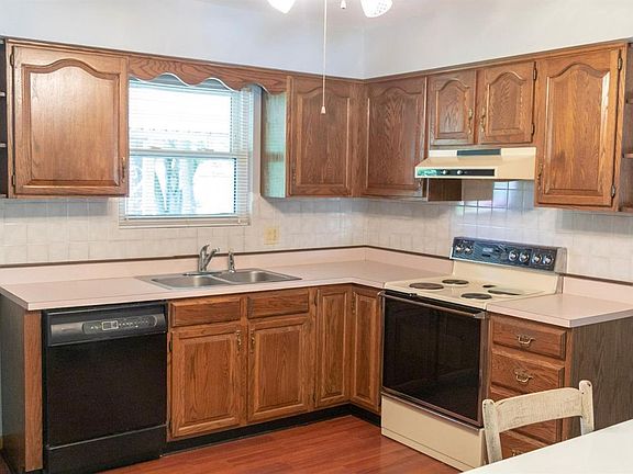 5th image of 203 Kerry St