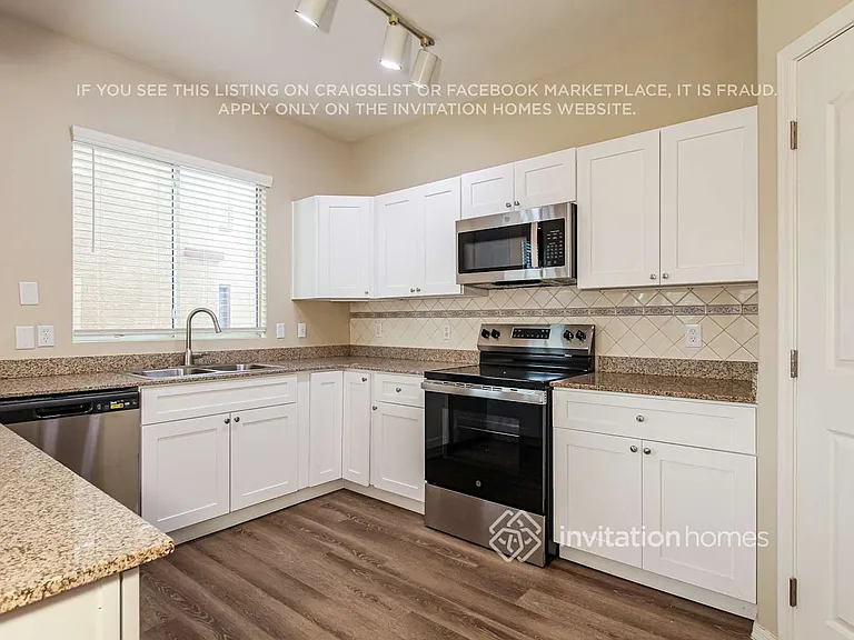 7421 S 40th Ln — Photo 8