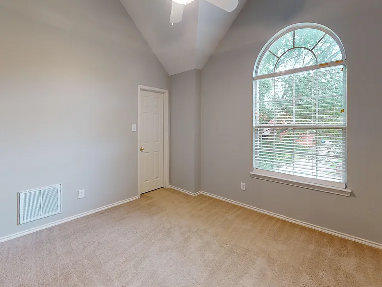 1423 Cool Springs Dr — Photo 18