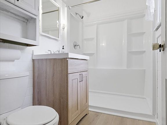 5th image of 732 N Warren Ave