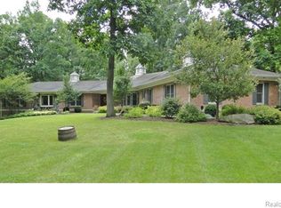 2840 Six Mile Rd, South Lyon, MI 48178