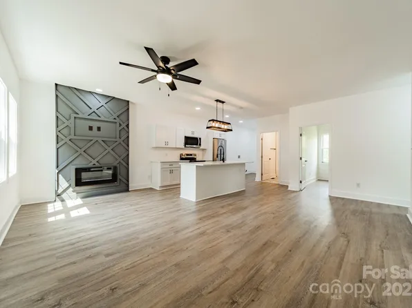 322 S Hill St, Gastonia, NC 28052