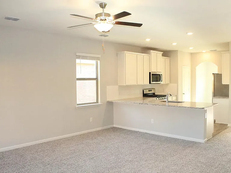 2104 Penaflor Dr — Photo 5