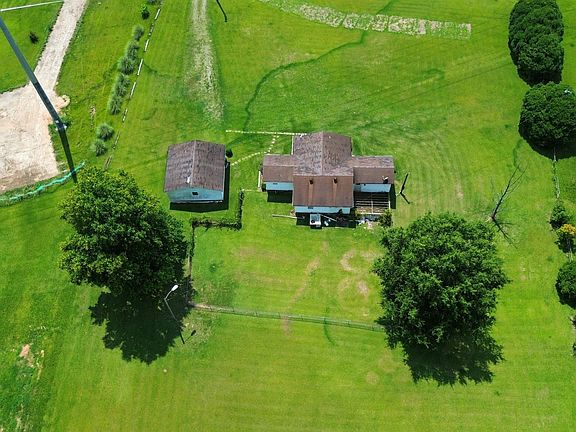 3rd image of 891 Charlottes Rd