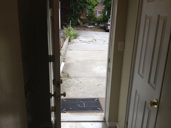 3rd image of 6646 Booth St