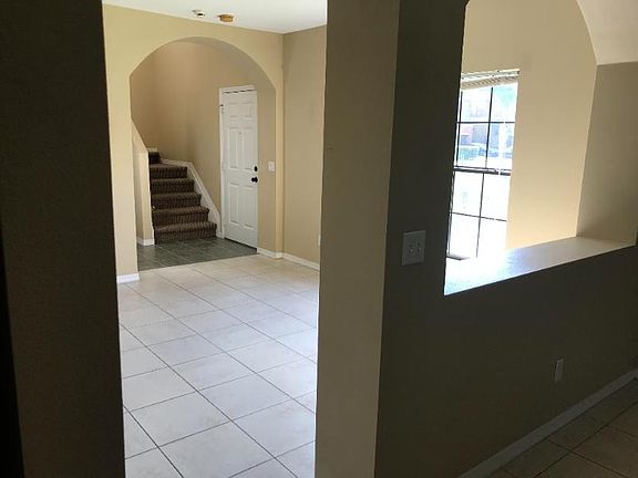 3rd image of 1031 Tullamore Dr