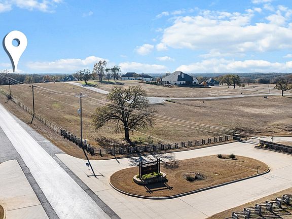 3rd image of 273 Toscana Cir