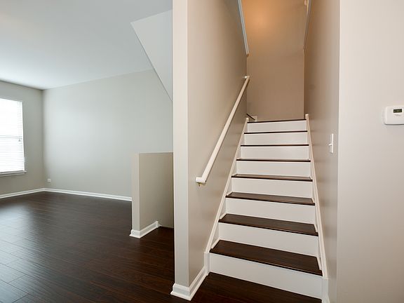 Living Rm/Stairs to 2nd Lvl