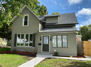 2123 Washington St, Davenport, IA