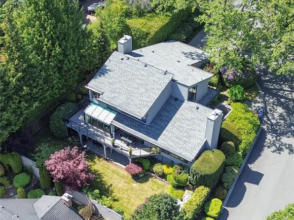 1711 Patly Pl, Victoria, BC V8S 5J5