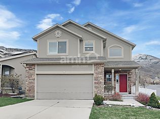 10454 N Sugarloaf Dr, Cedar Hills, UT 84062
