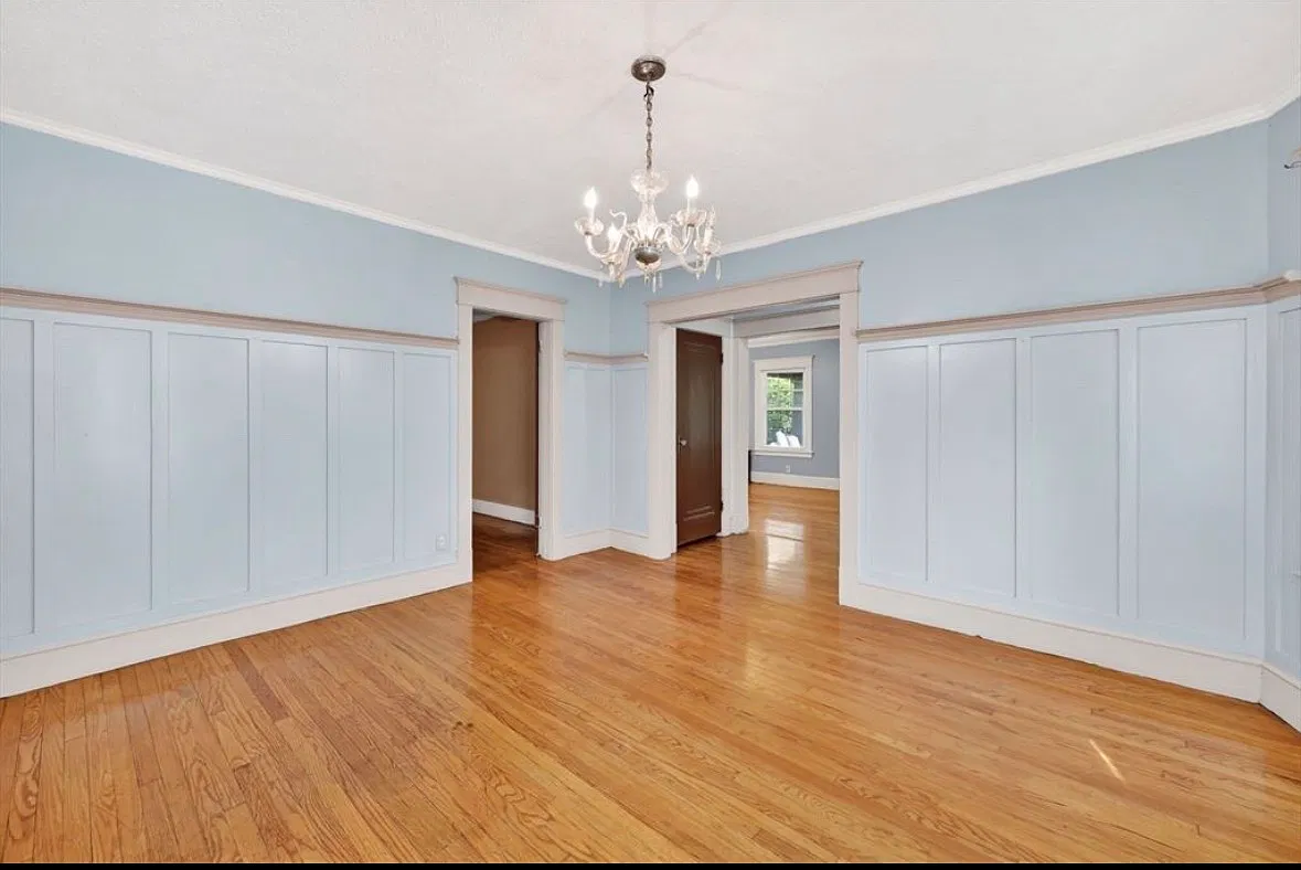 4 bed, $2,300 — Photo 2