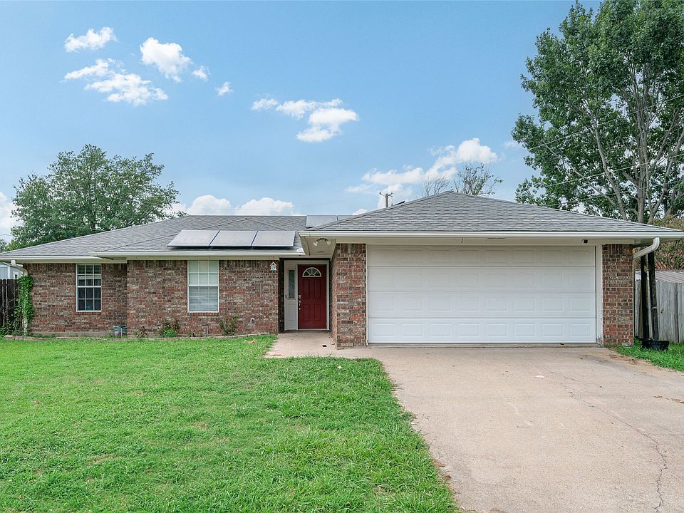 1st image of 2205 Canyon Cir