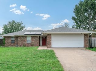 2205 Canyon Cir, Bonham, TX 75418