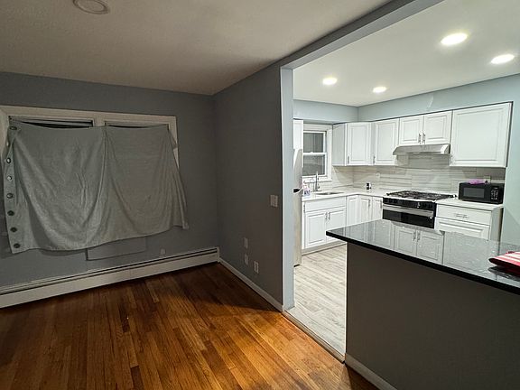 4th image of 1501 Summit Ave #1