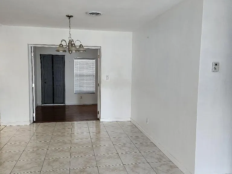 3345 Hayes St — Photo 9
