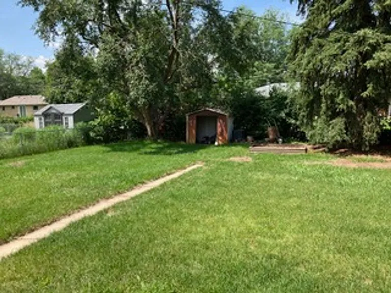 520 Columbia Rd — Photo 12