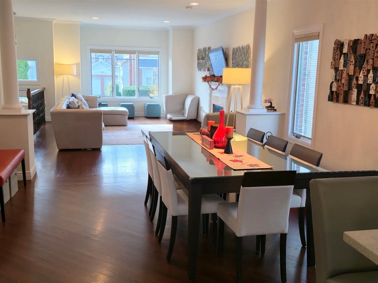 3 bed, 4.0 bath, 2500 sqft, $5,500 — Photo 3