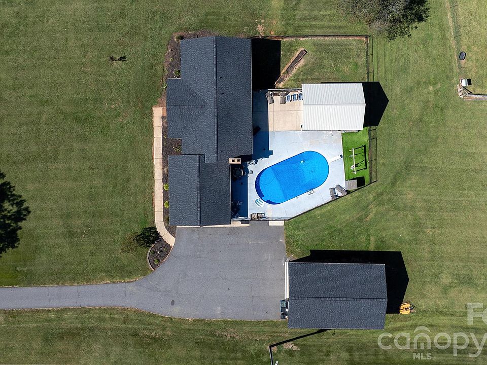 1st image of 7546 Long Island Rd