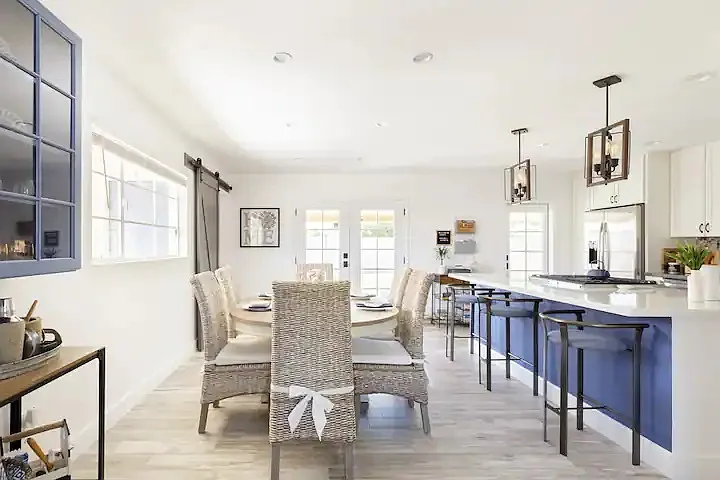 8220 E Mitchell Dr — Photo 6