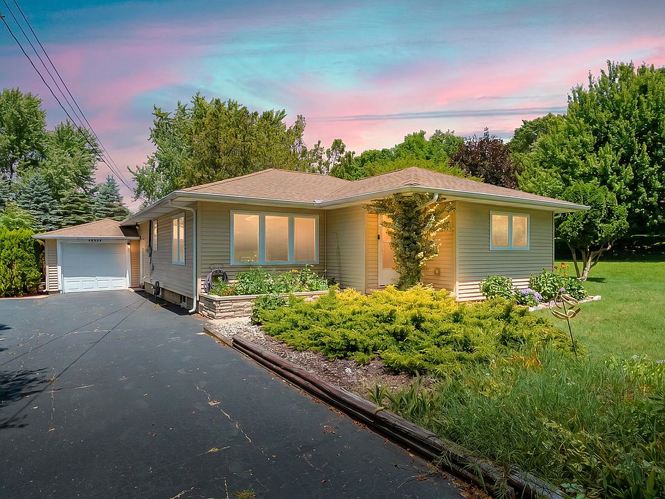 1st image of 68334 Apple Ln